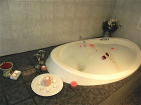 Angaston Rose B&B - VIC Tourism 3