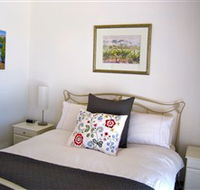 ArtWine Cottages - VIC Tourism