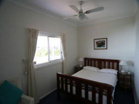 Beachside Cottage - VIC Tourism 0