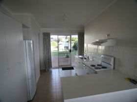 Beachside Cottage - VIC Tourism 2