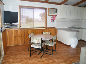 Edithburgh Caravan Park - VIC Tourism 1