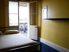 Glenelg Beach Hostel - VIC Tourism 0