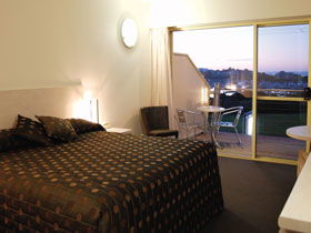 Harbour View Motel - VIC Tourism 1