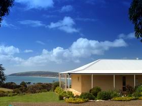 Seascape Lodge On Emu Bay - VIC Tourism 0