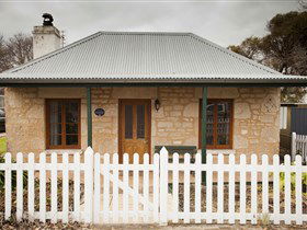 Victoria Cottage - VIC Tourism 0