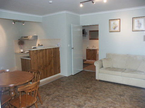 Abbotswood Motor Inn - VIC Tourism 4