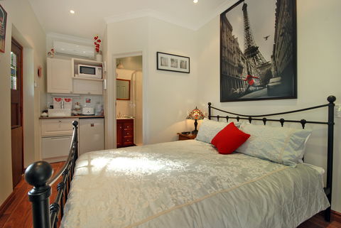 Above Bored Bed And Breakfast - VIC Tourism 3