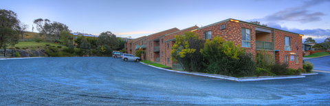 Acacia Snowy Motel - VIC Tourism 4