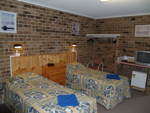 Acacia Snowy Motel - VIC Tourism 9