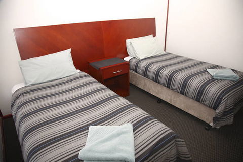 Across Country Motor Inn - VIC Tourism 0