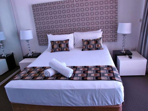 Aegean Apartments - VIC Tourism 9