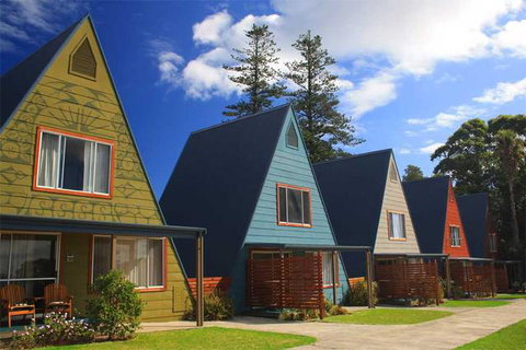 A-Frame Chalets @ Mokutu - VIC Tourism 0