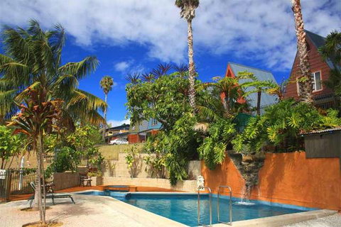 A-Frame Chalets @ Mokutu - VIC Tourism 3