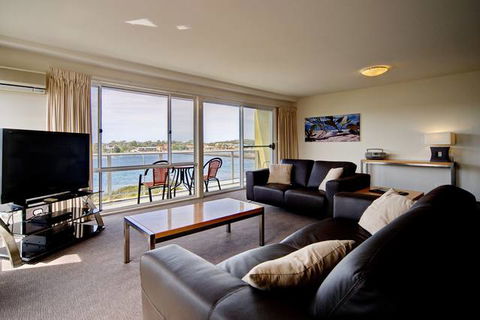 Albacore Apartments - VIC Tourism 3