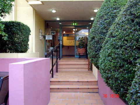 Albion Manor Motel & Serviced Apartments - VIC Tourism 0