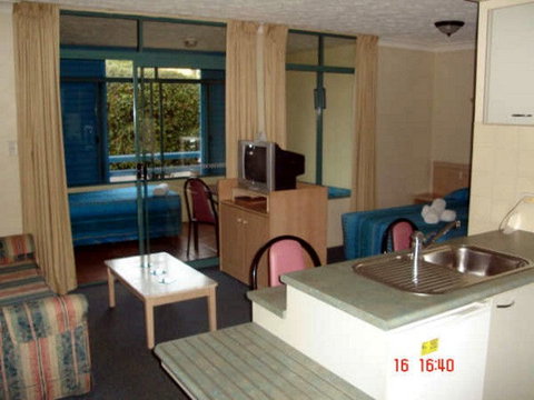 Albion Manor Motel & Serviced Apartments - VIC Tourism 1