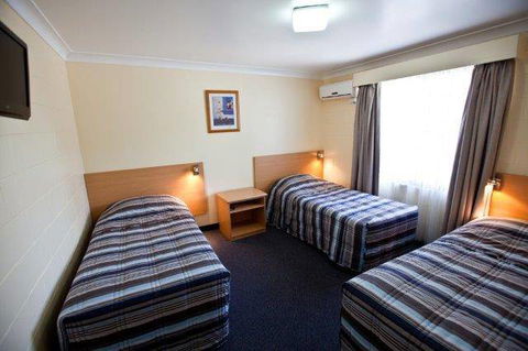 All Seasons Motor Lodge - VIC Tourism 0