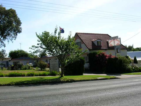 Amble-Inn Motel - VIC Tourism 0