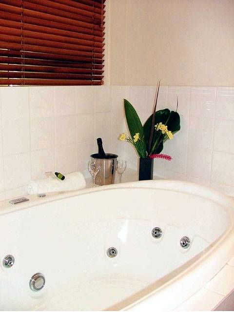 Arabella Garden Inn Motel - VIC Tourism 2