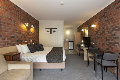 Ararat Motor Inn - VIC Tourism 0