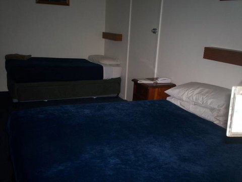 Augusta Courtyard Motel - VIC Tourism 0