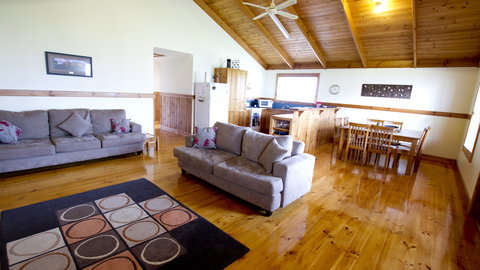 Beachport Retreat - VIC Tourism 1