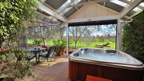 Stephanette's Cottage - VIC Tourism 2