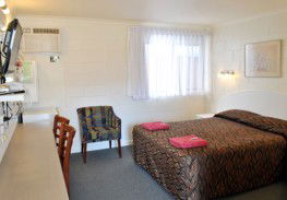 A & A Lodge Motel - VIC Tourism 1