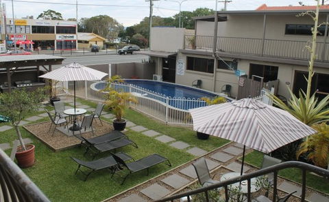 A'Montego Mermaid Beach Motel - VIC Tourism 3