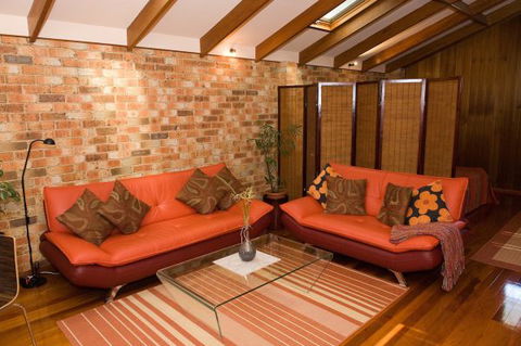 Bet's Bed And Breakfast Studio - VIC Tourism 3