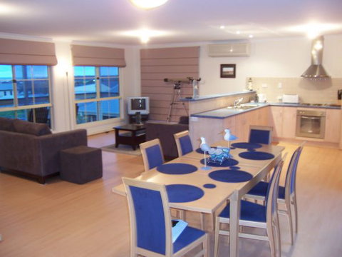 Century 21 SouthCoast: LaScala Skies - VIC Tourism 2