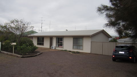 Whileaway - VIC Tourism 0