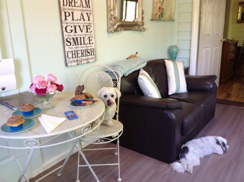 Must Love Dogs B&B And Self-Contained Cottage - VIC Tourism 4