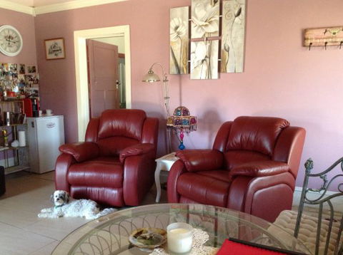 Must Love Dogs B&B And Self-Contained Cottage - VIC Tourism 7
