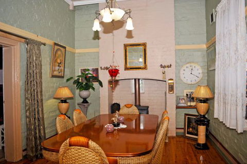 Must Love Dogs B&B And Self-Contained Cottage - VIC Tourism 8