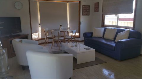 Must Love Dogs B&B And Self-Contained Cottage - VIC Tourism 9