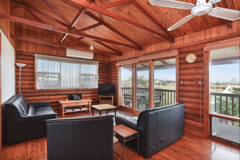 Sam's - VIC Tourism 1