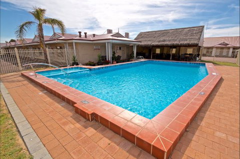Bunbury Motel And Serviced Apartments - VIC Tourism 0