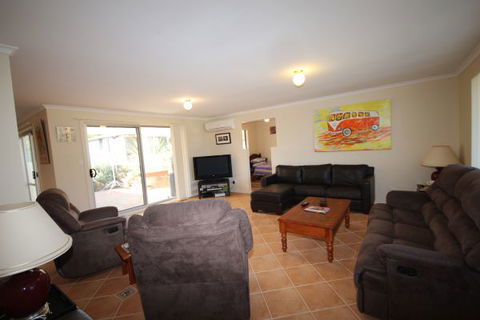 LJ Hooker Goolwa Holiday Rentals - 12 Willmett Road, Goolwa Beach - VIC Tourism 0