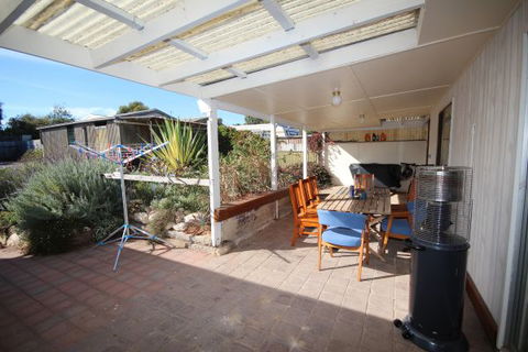 LJ Hooker Goolwa Holiday Rentals - 12 Willmett Road, Goolwa Beach - VIC Tourism 3