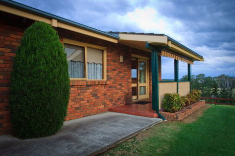 Camden Hillview - VIC Tourism 0