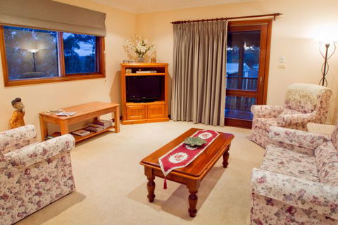 Camden Hillview - VIC Tourism 4