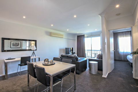 ADELAIDE DRESSCIRCLE APARTMENTS - THE PALMS APARTMENTS KENT TOWN - VIC Tourism 4