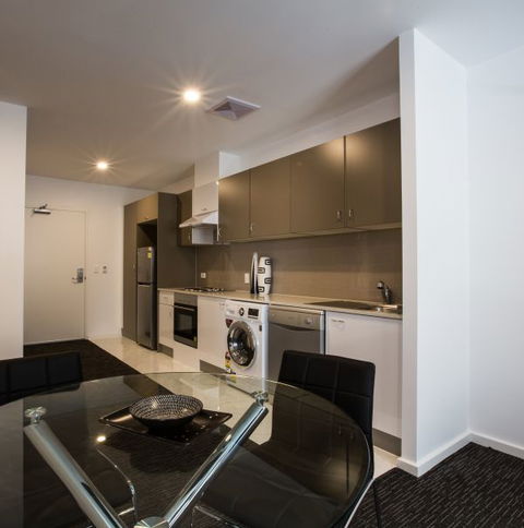ADELAIDE DRESSCIRCLE APARTMENTS - THE PALMS APARTMENTS KENT TOWN - VIC Tourism 14