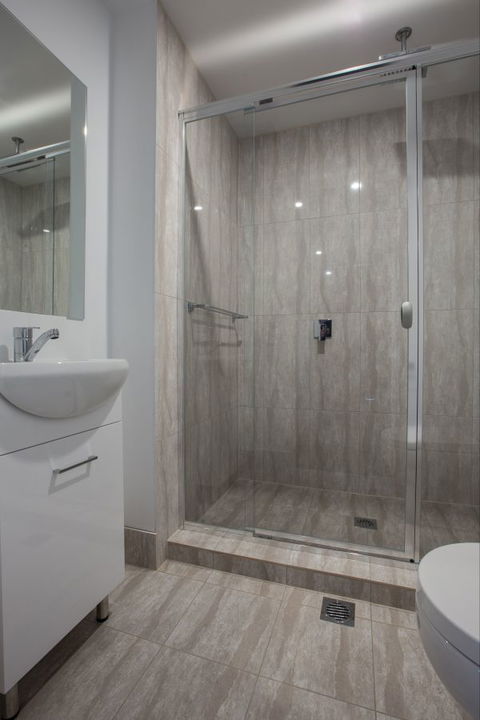 ADELAIDE DRESSCIRCLE APARTMENTS - THE PALMS APARTMENTS KENT TOWN - VIC Tourism 15