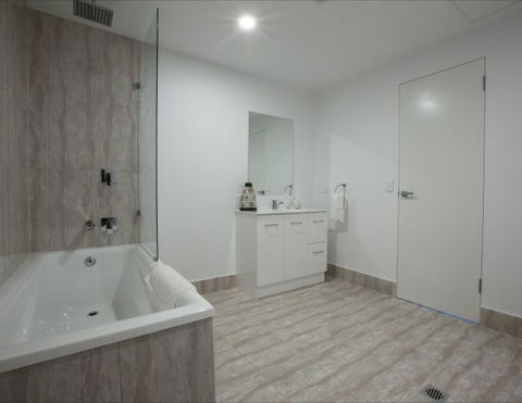 ADELAIDE DRESSCIRCLE APARTMENTS - THE PALMS APARTMENTS KENT TOWN - VIC Tourism 16