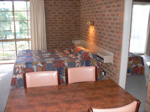 Settlement Motor Inn - VIC Tourism 3