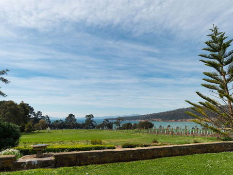 Tigerbay Retreat - Semaphore House - VIC Tourism 1