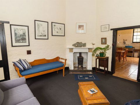 Tigerbay Retreat - Semaphore House - VIC Tourism 5