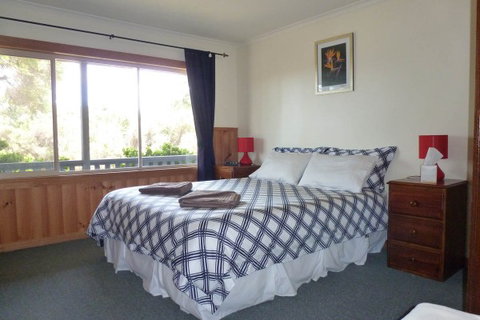 Arties Cottage Accommodation - VIC Tourism 2